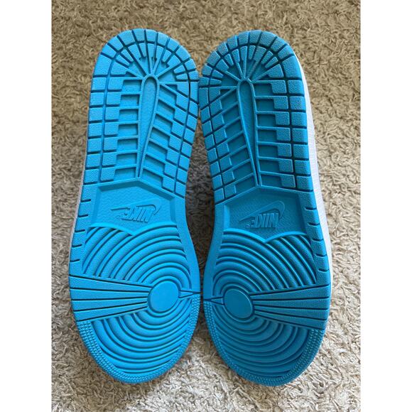 Nike Air Jordan 1 Mid UNC Size 9.5 Women’s - Picture 3 of 4